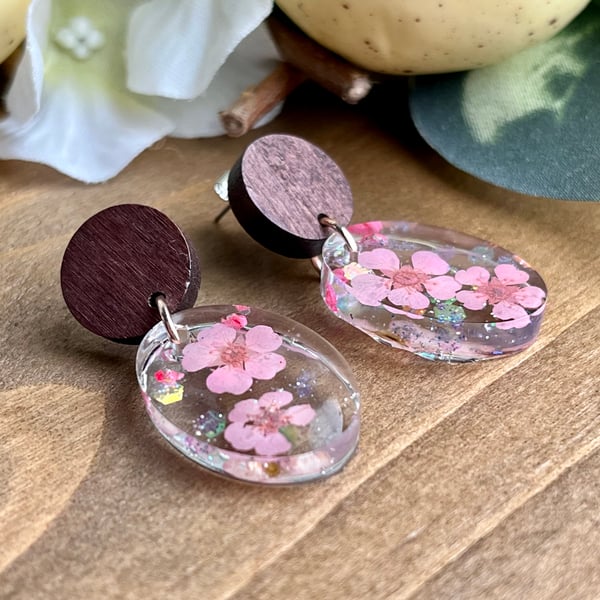 Floral resin wooden stud earrings 