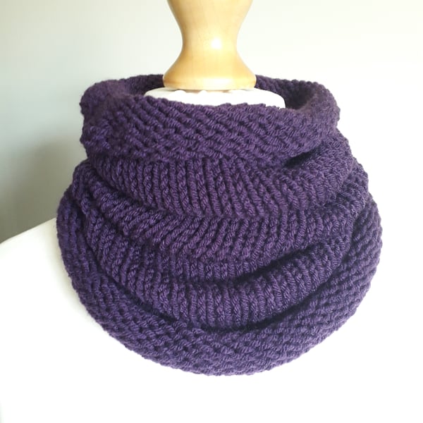 Cowl, Scarf, Infinity Scarf, Neck Warmer, Snood - Plum