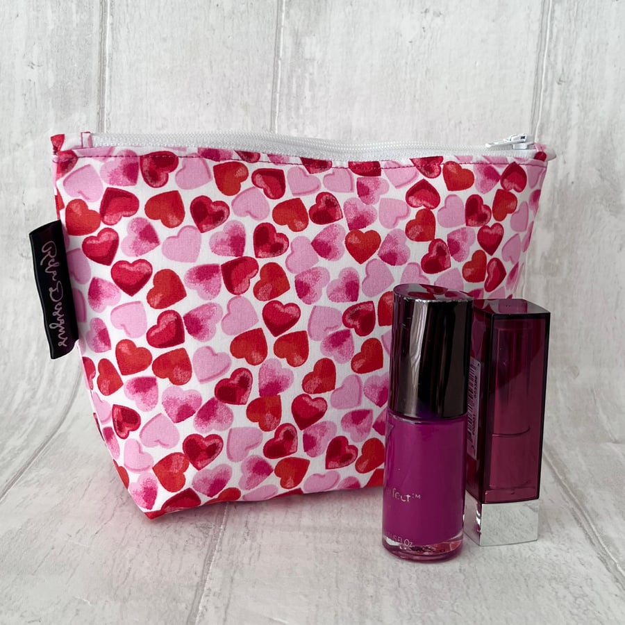 Cosmetic bags, hearts