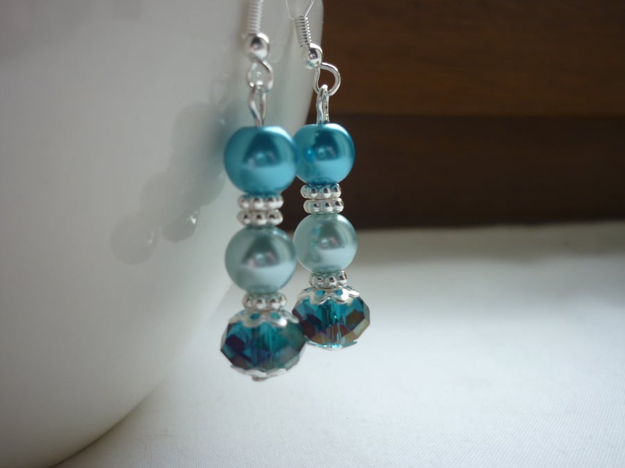 TEAL, AQUA AND TURQUOISE EARRINGS.  751