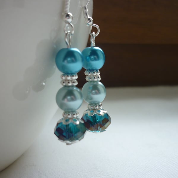 TEAL, AQUA AND TURQUOISE EARRINGS.  751