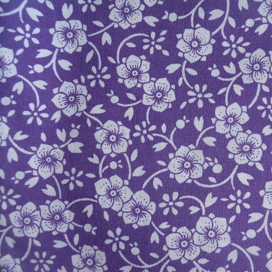  Vintage PURPLE DAISY Fabric 