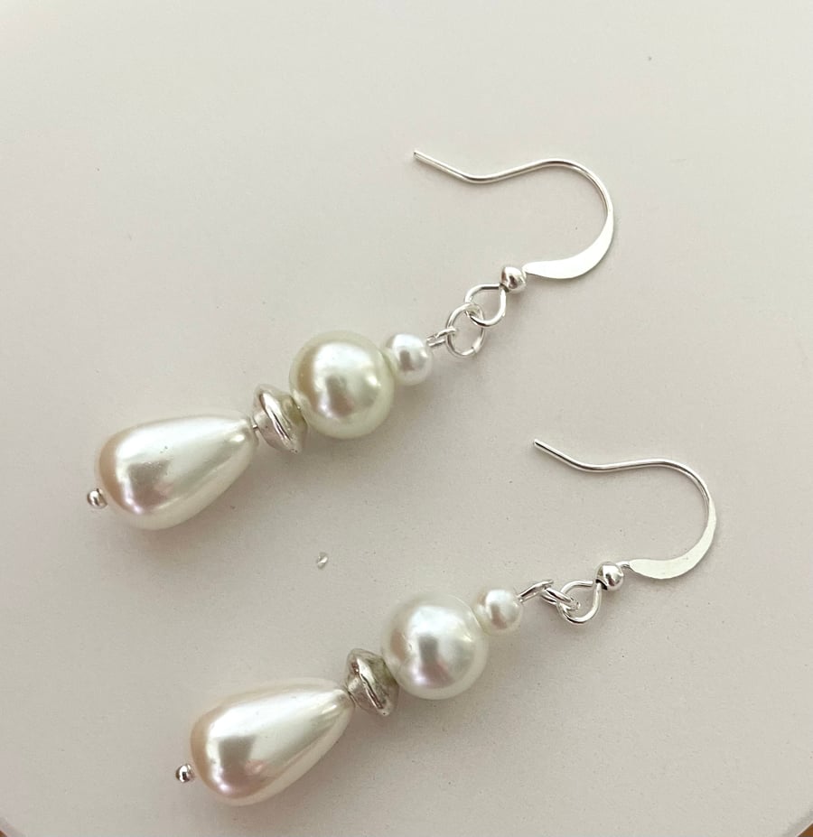 Teardrop Pearl Earrings 