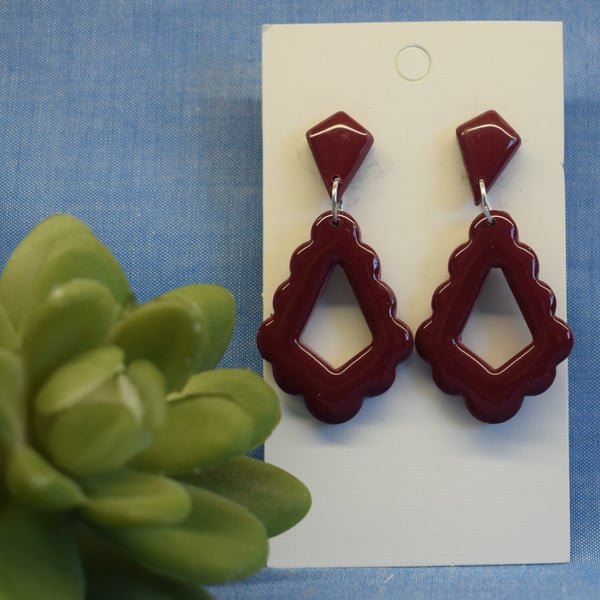 Scalloped Open Shape Statement Earrings
