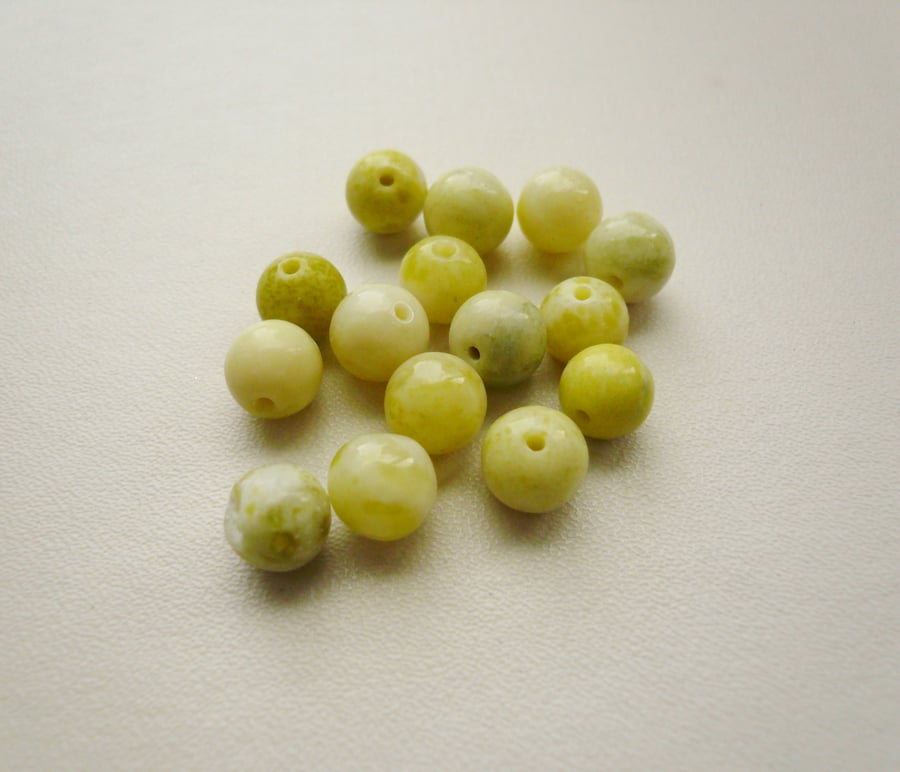 15  Yellow Jade Round Beads