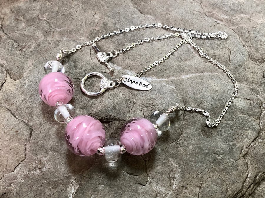 Pink swirled lampwork glass beaded necklace