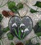 Snowdrop hand-painted Christmas slate heart decoration  - Image 2