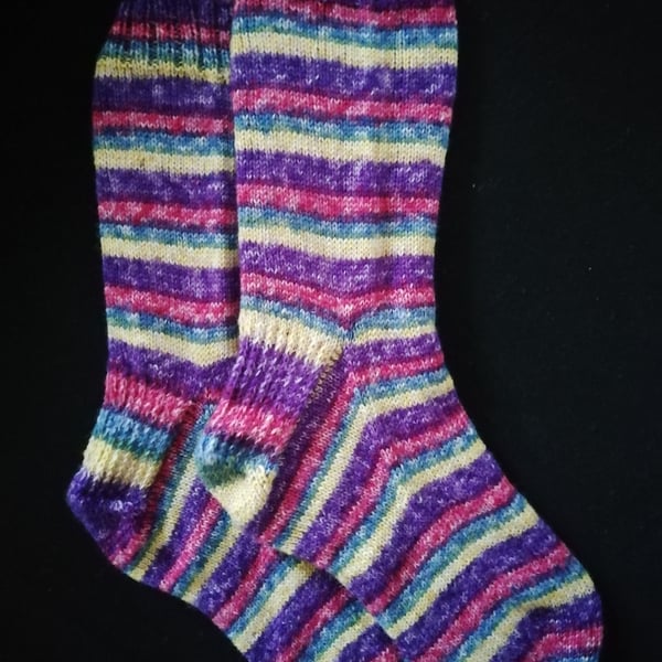 Socks, hand knitted, Med-Large, size 7-8 