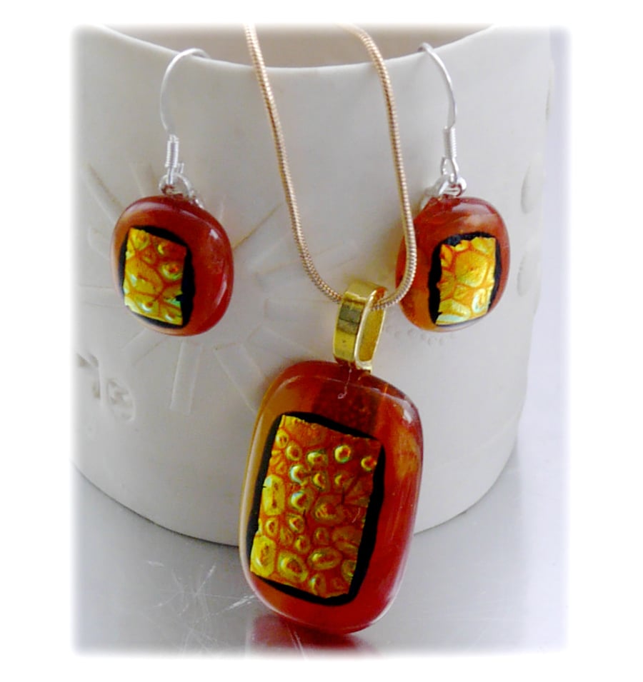 Dichroic Glass Pendant Earring Set 055 Red Gold handmade with gold plated chain