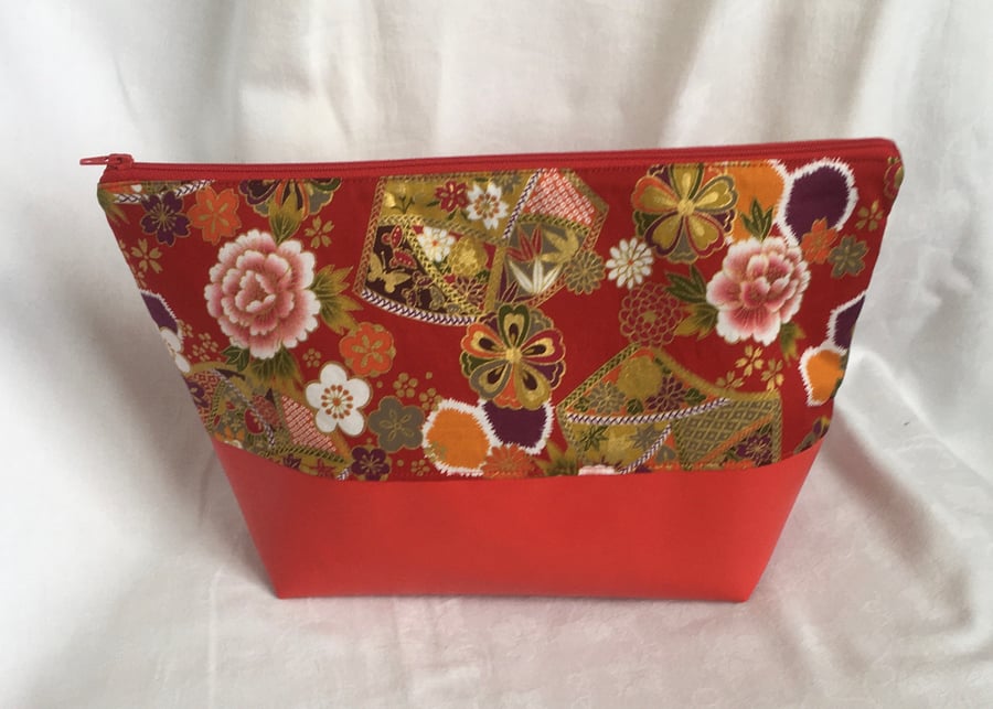 Oriental Dreams Wash Bag, Large Toiletries Bags, Red and Gold Wash Bag.