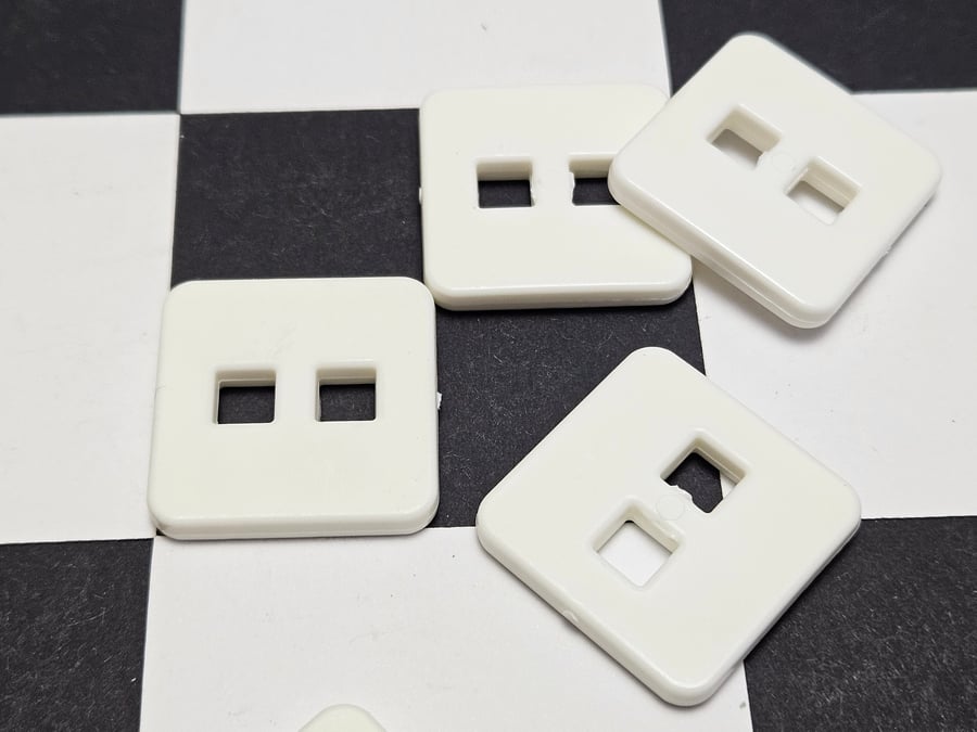 1" 26mm 40L Square White Buttons Matt Silk finish x 5 Buttons