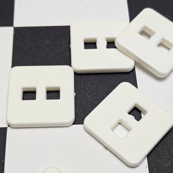 1" 26mm 40L Square White Buttons Matt Silk finish x 5 Buttons