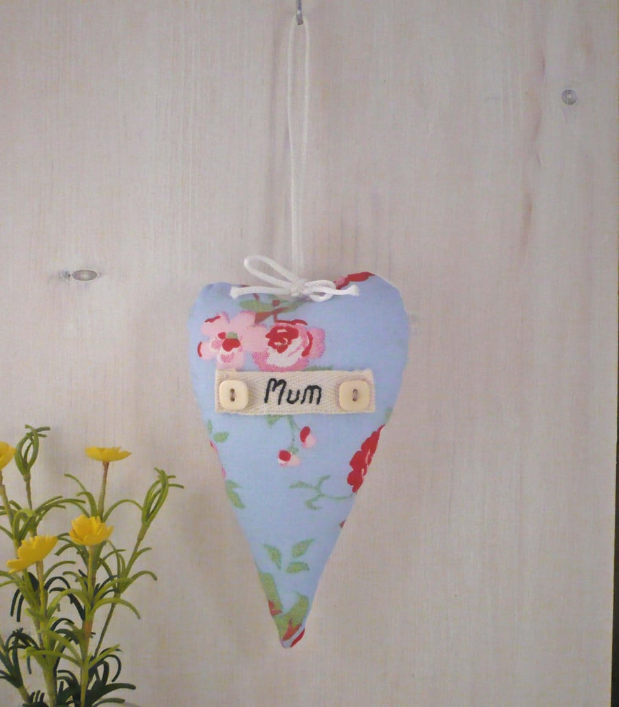 'Mum' Hanging Heart