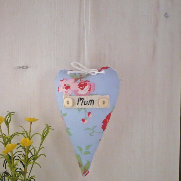 'Mum' Hanging Heart