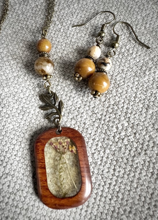 Pressed Fennel Flower Resin and Wood Pendant with earrings