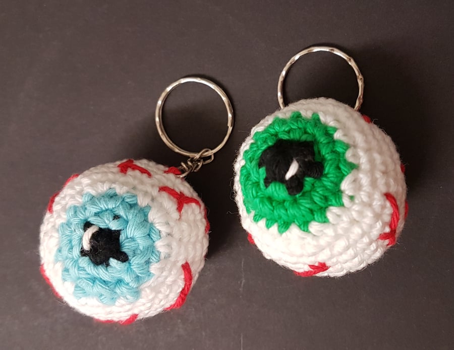 Crochet eyeball keyring Halloween