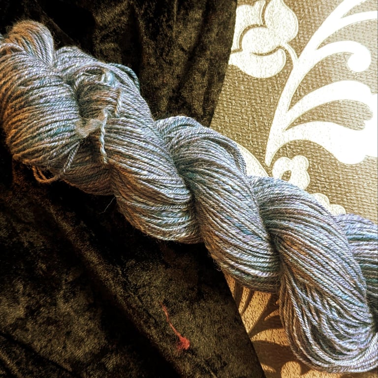 Glacier Perito Moreno hand spun yarn – wool and bamboo blend - 210 yards