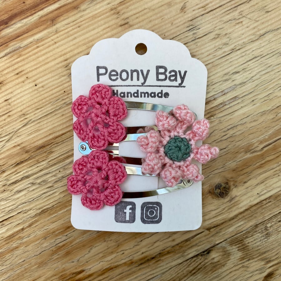 Set of 3 flower hair clips, pink girls hair slides