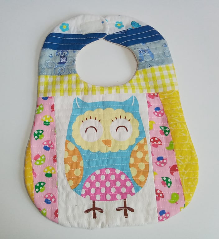 Babies Bib, Patchwork bib, Owl bib, quilted, Reversible bib, gift for baby 