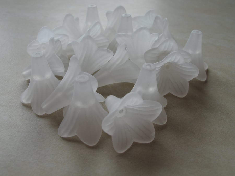 White Acrylic Trumpet Flower Beads