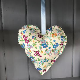 Fabric Heart. (171)