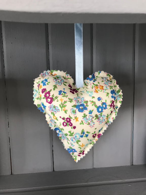 Fabric Heart. (171)