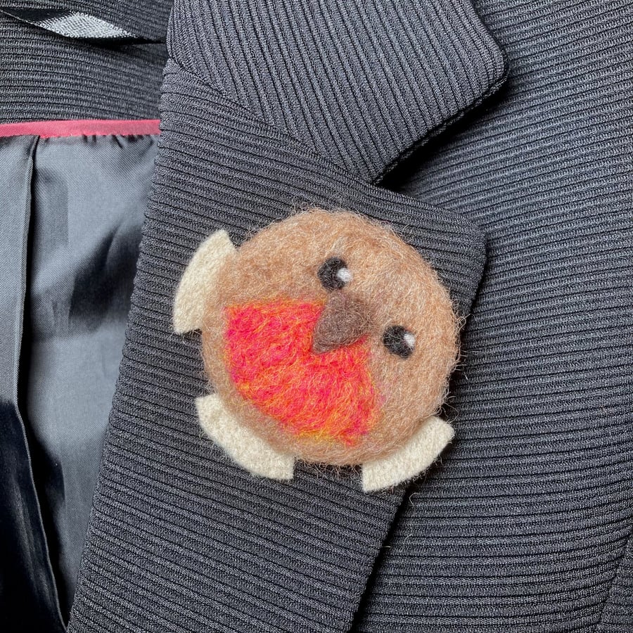 Robin needle felted brooch