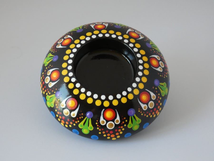 Festival medium tea light holder