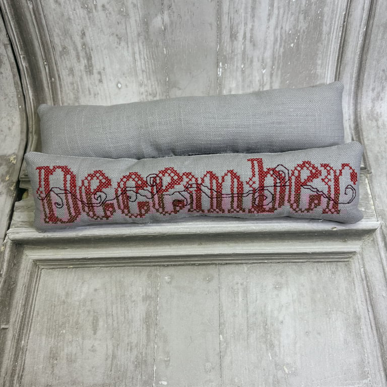 Winter Bowl Filler - December by Carolee Crafts  S0027