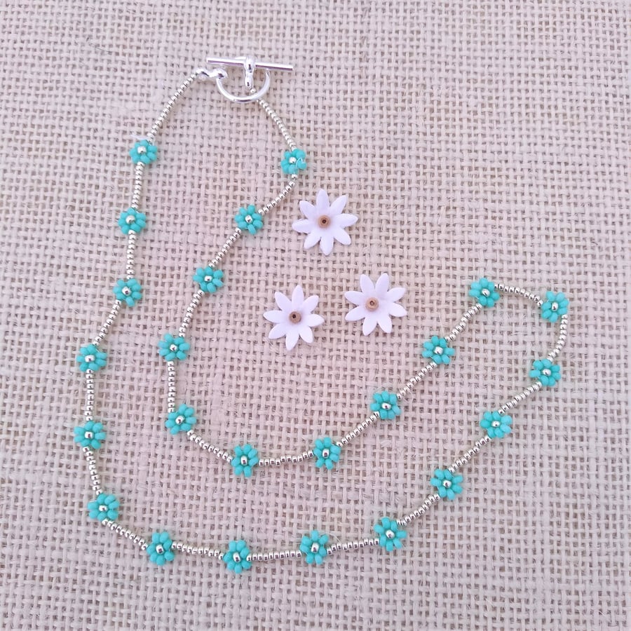  16" Turquoise and Silver Beaded Small Daisy Necklace