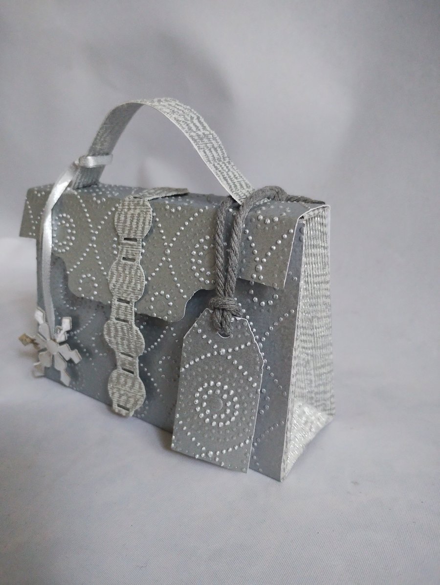 Silver Pearl Finish Handbag Style Gift Bag, Snowflakes and Circles 