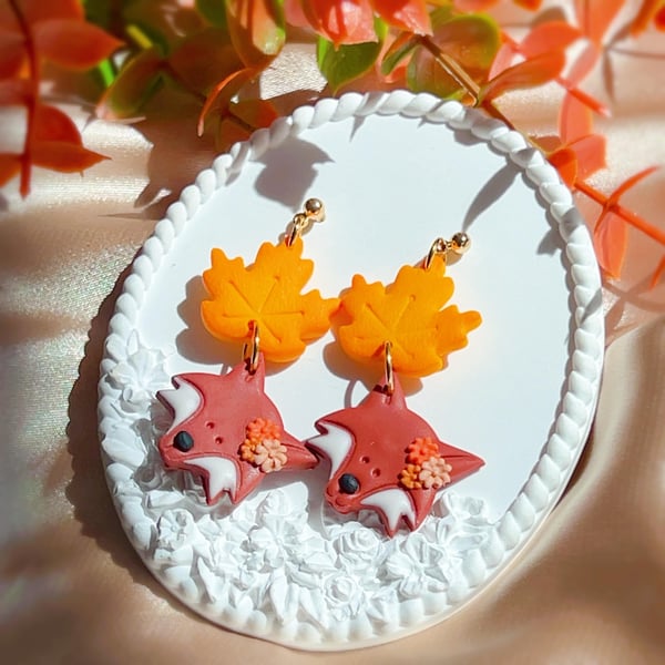 Fox earrings for autumn lovers, woodland animal jewelry with leaves