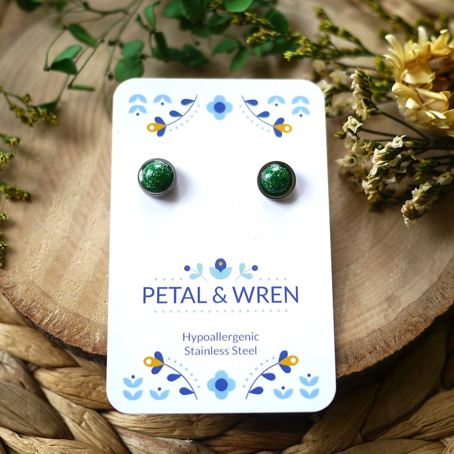 Green Sparkly Hypoallergenic Silver Stud Earrings