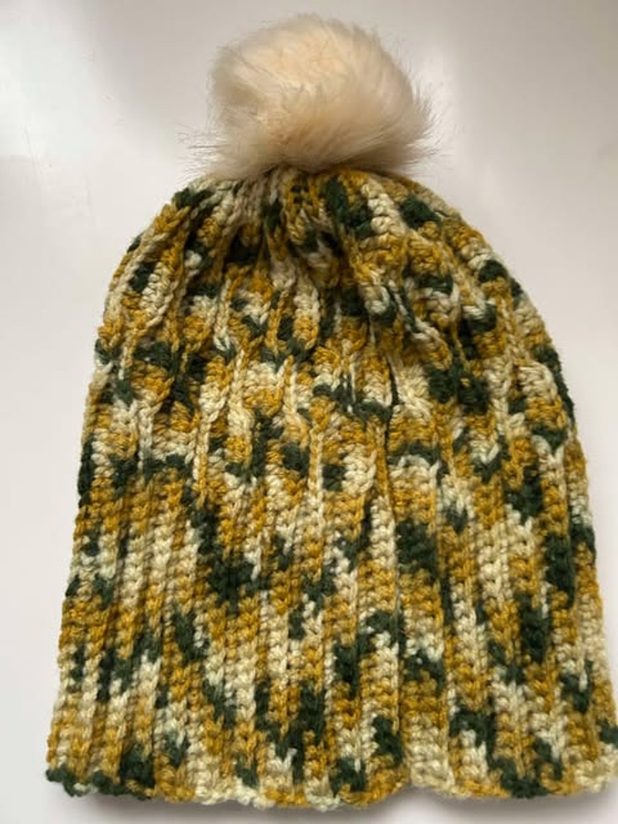 Honeycomb crocheted hat Green shades1 