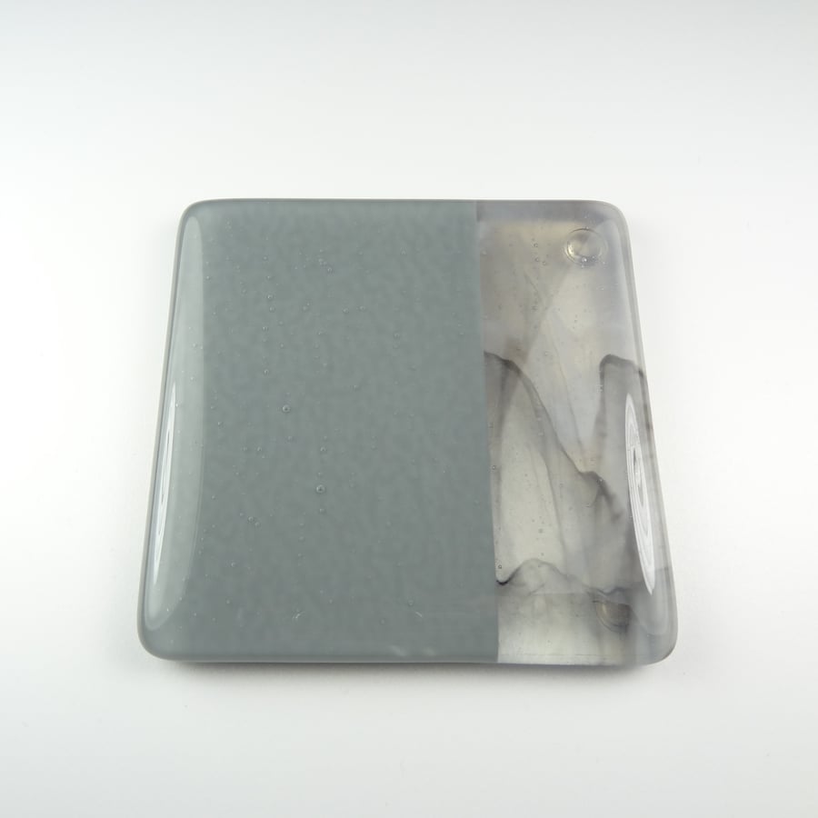 Grey streaky fused glass coaster, 9cm, 6mm thick, handcrafted (0147)