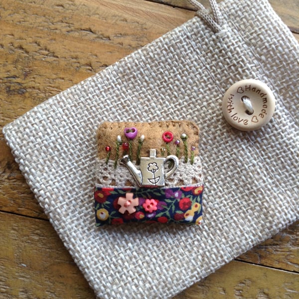 Liberty fabric felt lace brooch badge