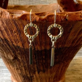 Metal hammered loop earrings