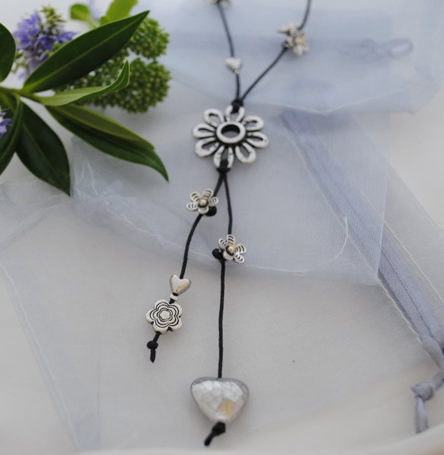 Hippy flower daisy long necklace