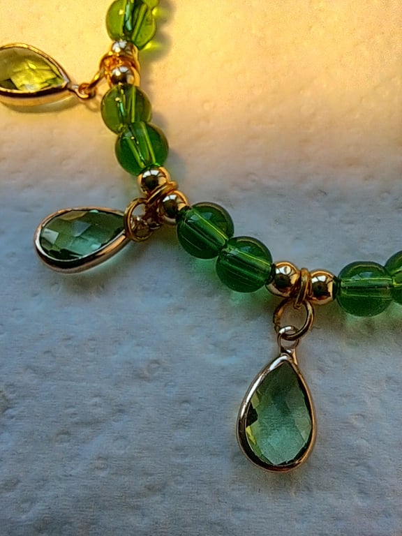 Peridot colour Raindrop Bracelet 