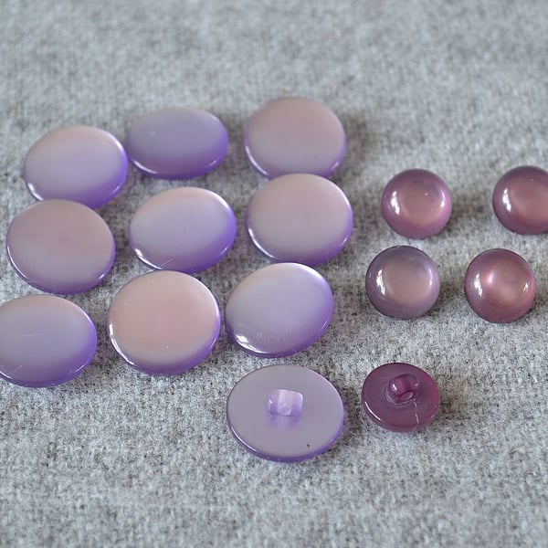 DESTASH: Vintage Pale Purple Pearlescent Plastic Shank Buttons (13mm and 20mm)