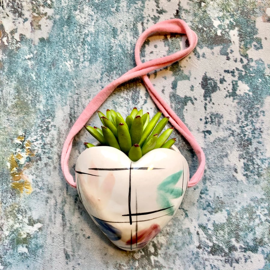  Hanging ceramic heart shaped pot