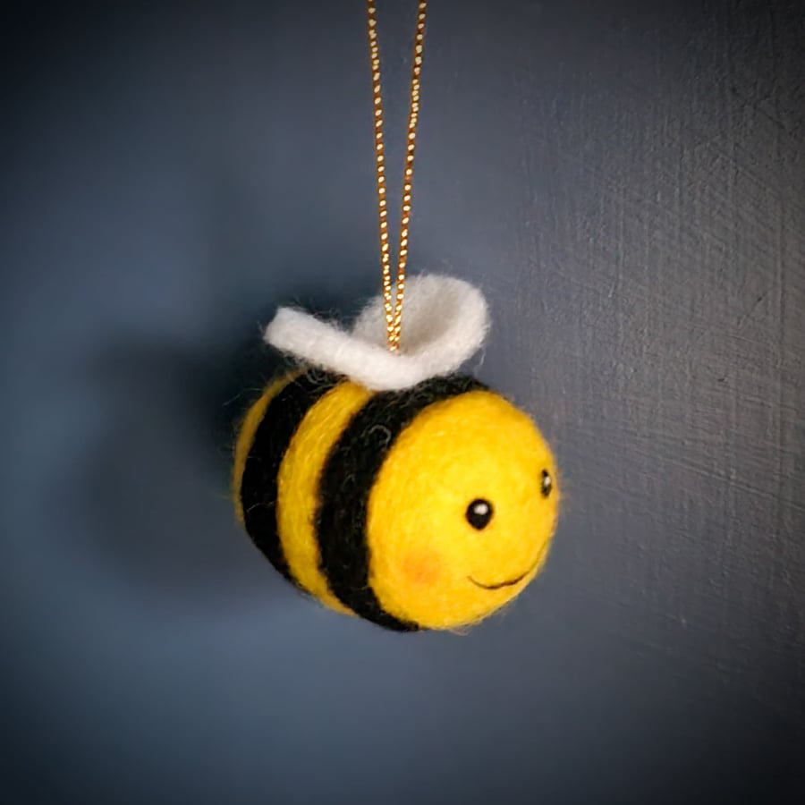 Needle Felted Bee Decoration: Handmade Spring Decor