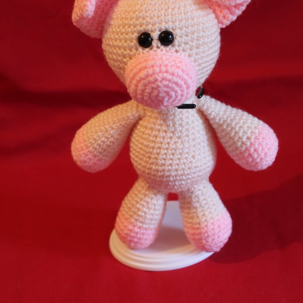 Crochet pig