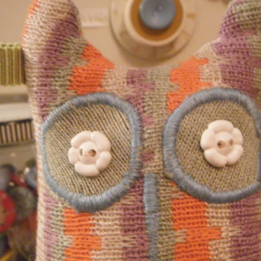 Little olive, Knitted owl