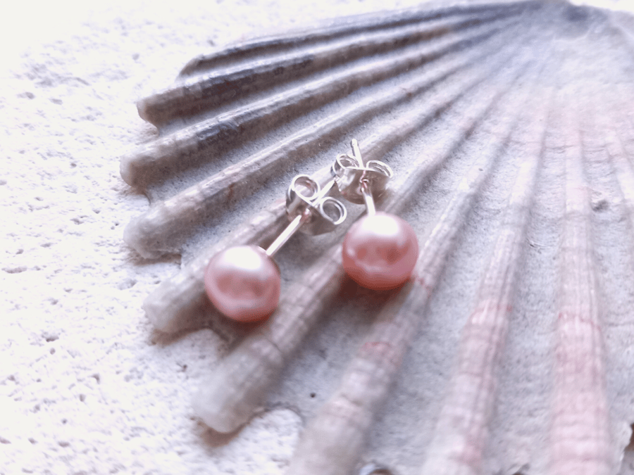 6mm-8mm Rose Pink Freshwater Pearl Stud Earrings