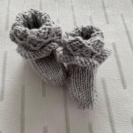 Frilly grey bootees 