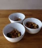 Three handy little bowls, white and beige  - Image 4