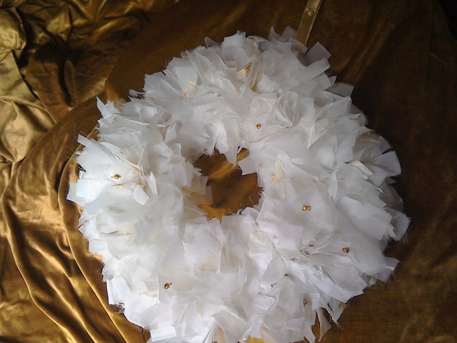 White rag wreath