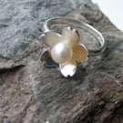 Sterling Silver and Cultured Pearl Flower Ring Fully Hallmarked Size Q