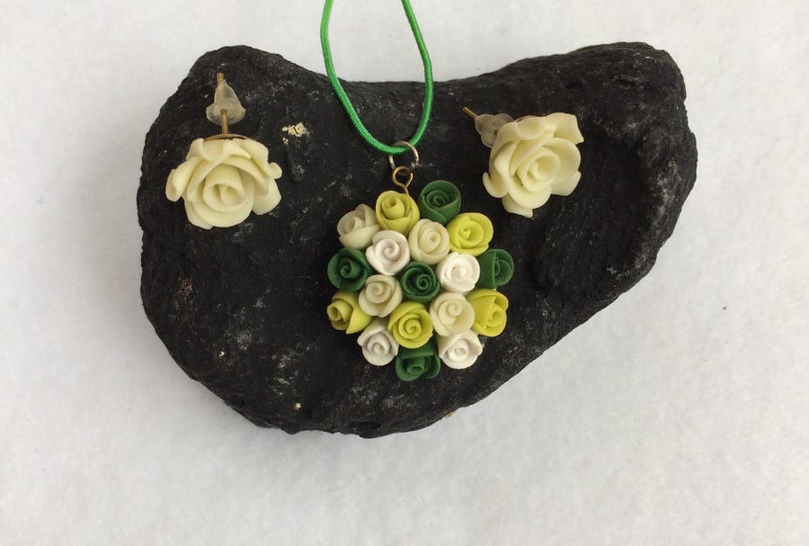 Flower Girl Earring and Necklace set (green)